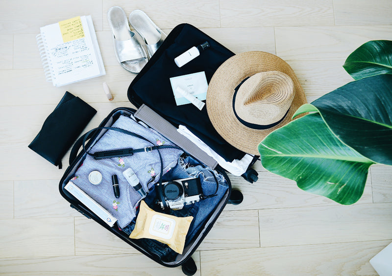 5 All-Natural Items Nervous Fliers Should *Always* Pack in Their Carry-On